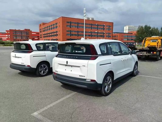 2023年 FAW ペンティウム ナット ダイヤモンド ホワイト カラー 新エネルギー車両 5座ゼロ排出量