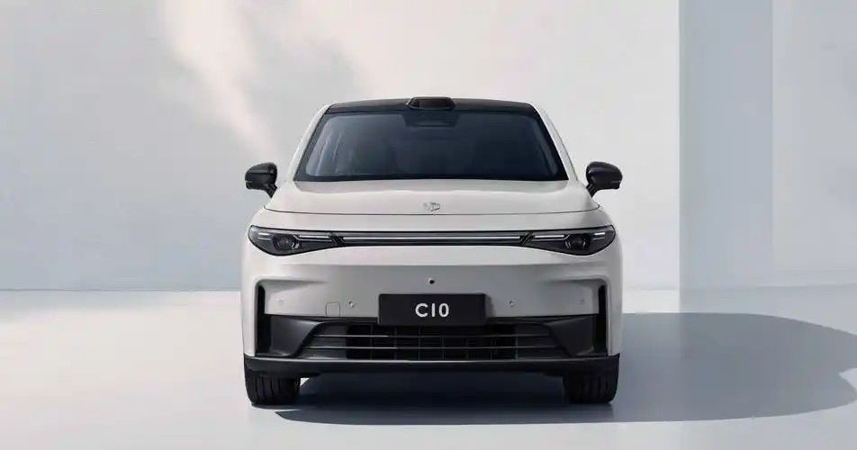 中型クロスオーバー リップモーター C10 グレー530 コンフォート版 電動型ファミリーSUV